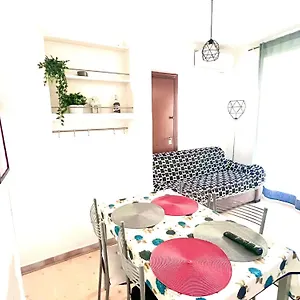 Mia House , Roma Italia