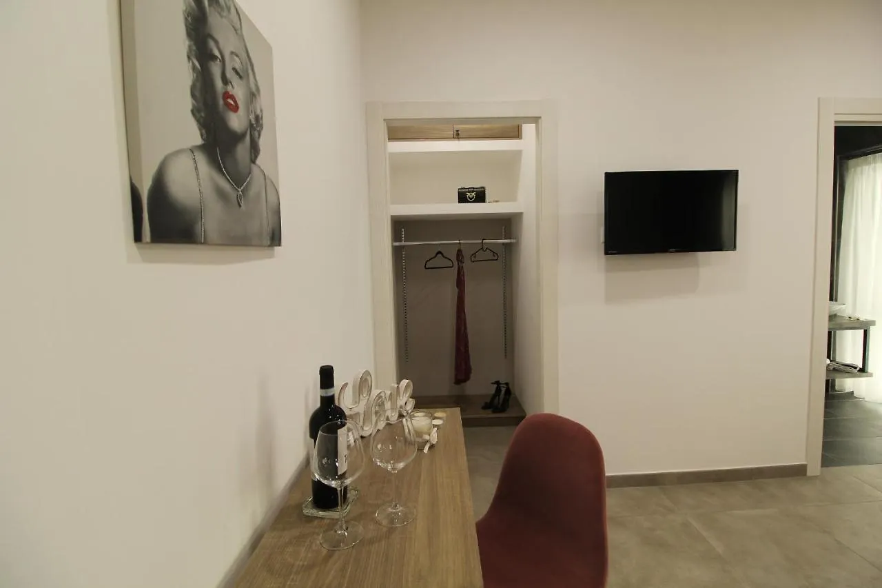 נאפולי La Maison Du Flavien 0*,  איטליה